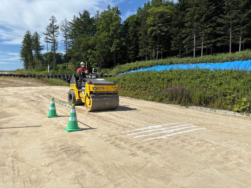 道路土工 路体盛土工（ＩＣＴ）路体盛土転圧状況