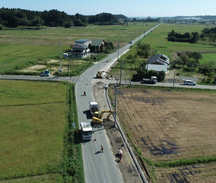 県道拡幅作業