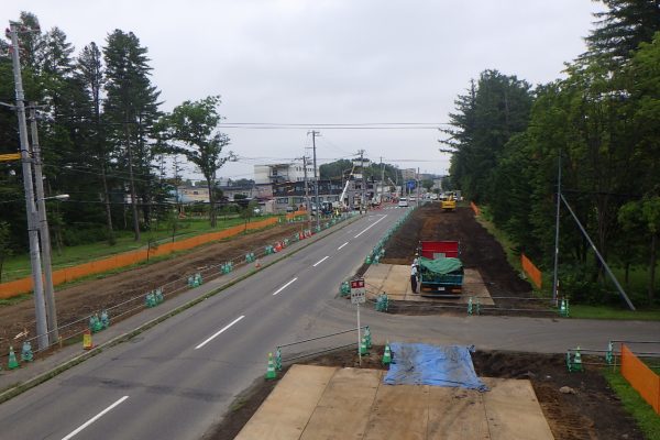 市道川西・稲田西2線線道路整備工事（舗装工）